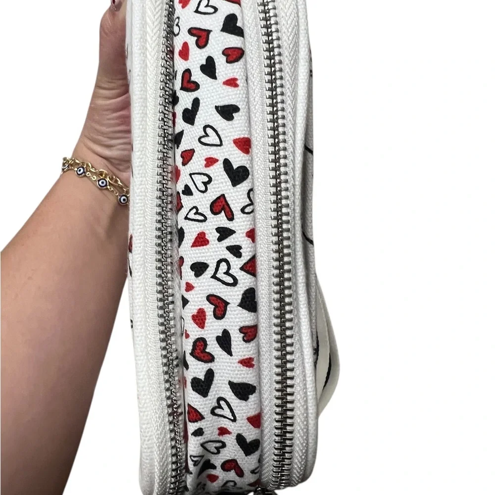 Stylish White Love Print Crossbody Bag - Picture 7 of 12